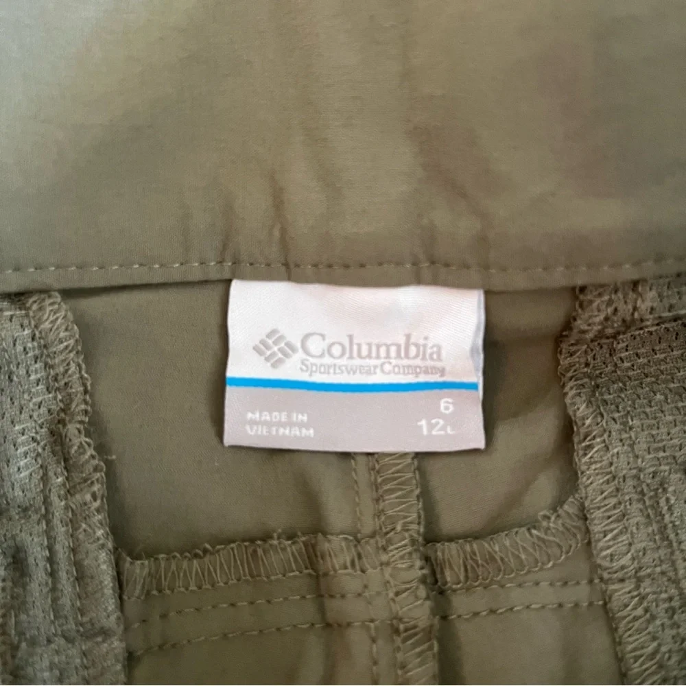 Columbia Women’s Saturday Trail Long Shorts Bermuda Khaki Green Hiking Outdoors - Picture 4 of 6